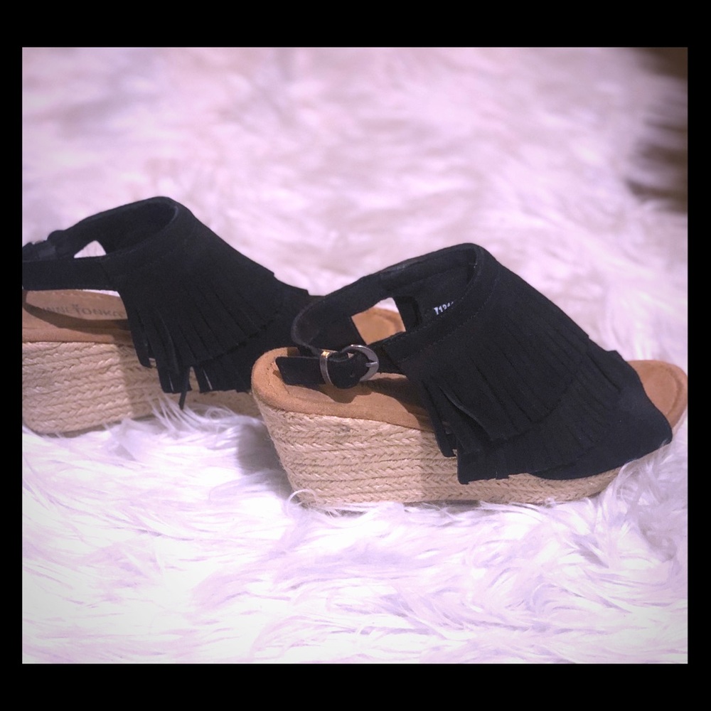 Minnetonka Black Fringe Wedge